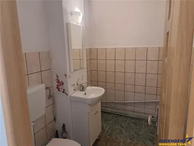 De inchiriat: Spatiu comercial aflat in zona centrala, Sfantu Gheorghe - foto 11