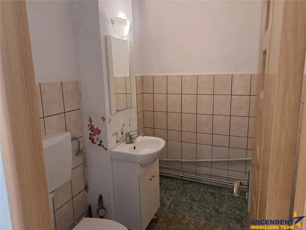 De inchiriat: Spatiu comercial aflat in zona centrala, Sfantu Gheorghe - foto 11
