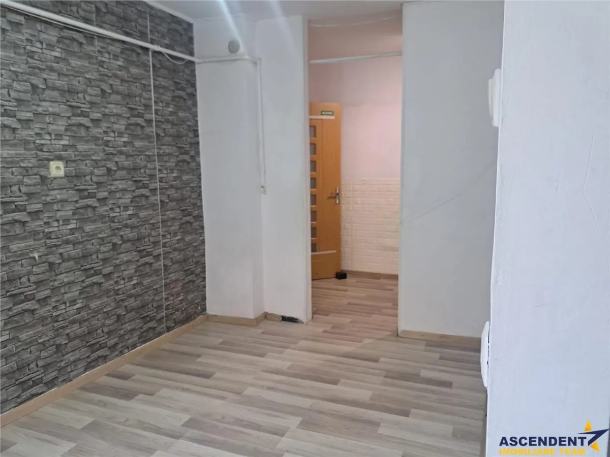 De inchiriat: Spatiu comercial aflat in zona centrala, Sfantu Gheorghe - foto 13