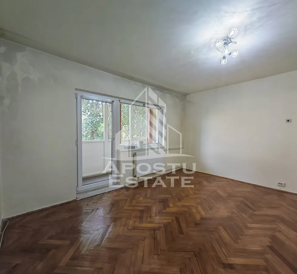 Apartament de vanzare cu 3 camere, 2 bai, 2 balcoane, zona Aradului - foto 1