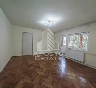 Apartament de vanzare cu 3 camere, 2 bai, 2 balcoane, zona Aradului - foto 2