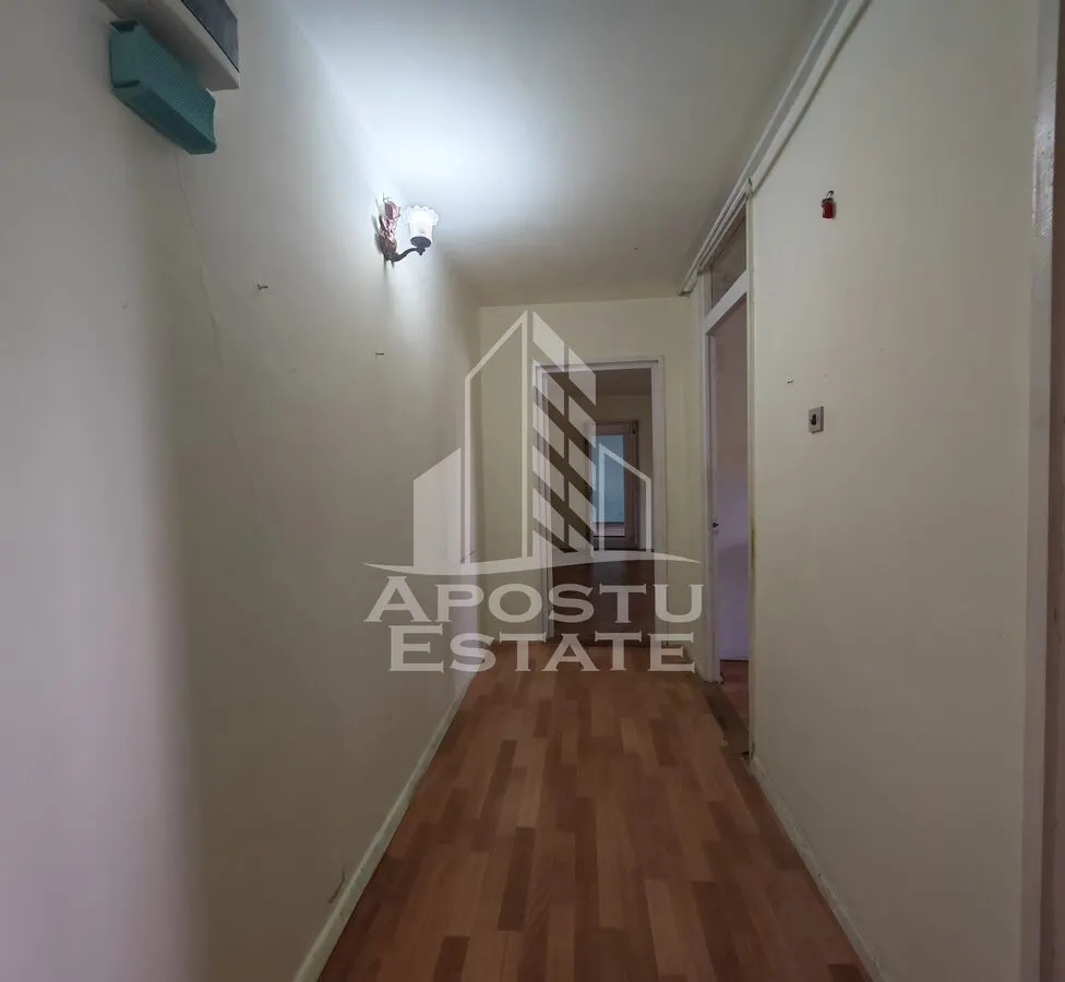 Apartament de vanzare cu 3 camere, 2 bai, 2 balcoane, zona Aradului - foto 7