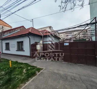 Casa individuala de vanzare, cu 4 camere si 2 garaje, zona Lipovei - Timisoara