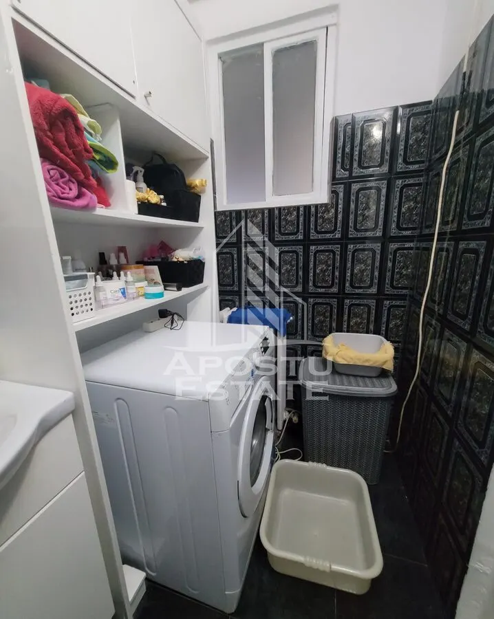 Casa individuala de vanzare, cu 4 camere si 2 garaje, zona Lipovei - foto 15