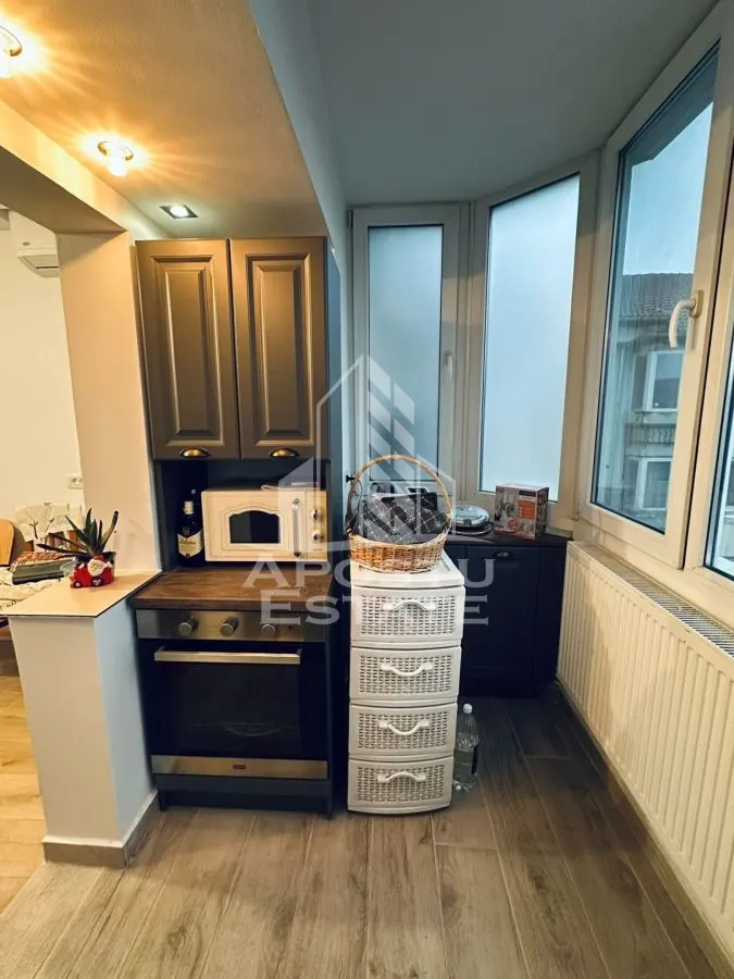 Apartament cu 3 camere, decomandat, centrala proprie, zona Bucovina - foto 9