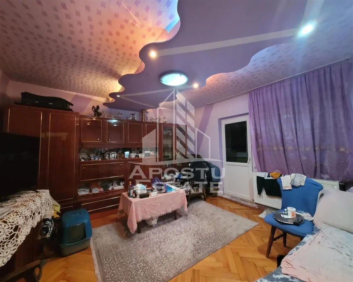 Apartament de vanzare cu 3 camere, 2 bai, zona Bucovina - foto 1