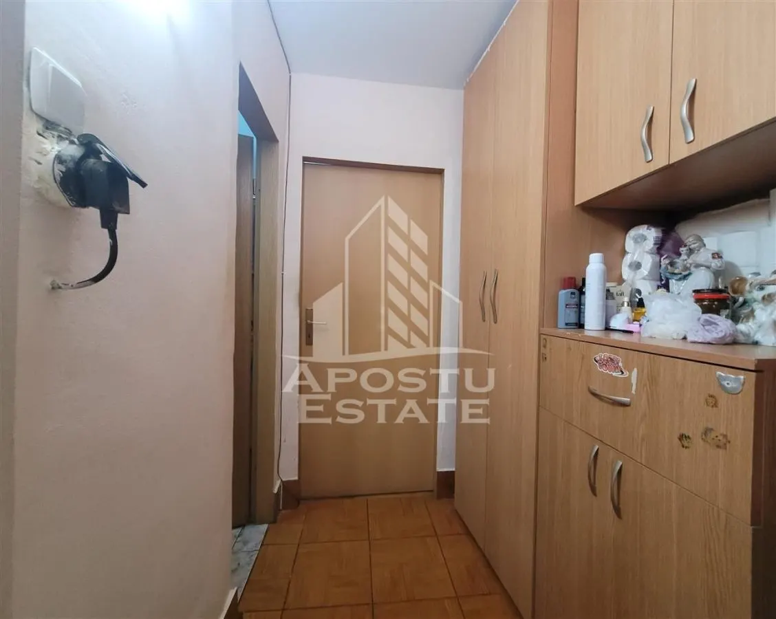Apartament de vanzare cu 3 camere, 2 bai, zona Bucovina - foto 8