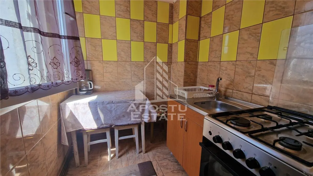 Apartament de vanzare cu 3 camere, centrala proprie, zona Dacia - foto 9