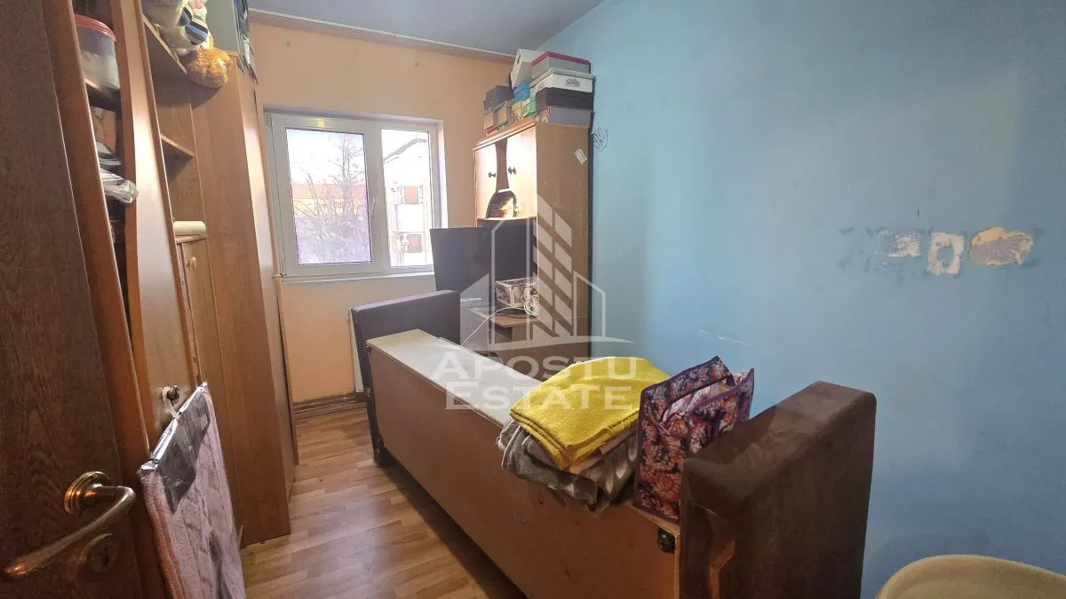 Apartament de vanzare cu 3 camere, centrala proprie, etaj 3, Lipovei - foto 3
