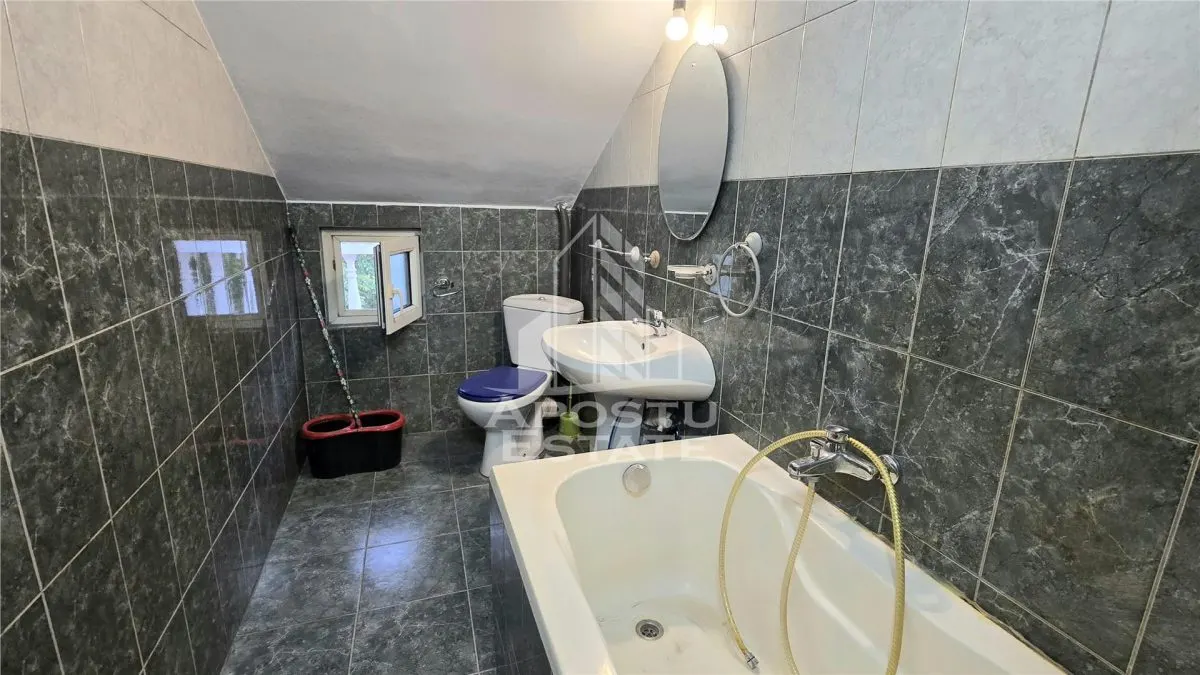 Duplex cu 5 camere si 3 bai, centrala proprie, zona Lipovei - foto 16