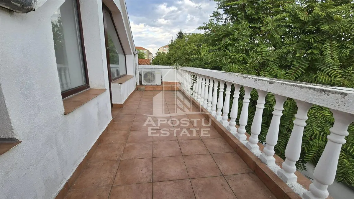 Duplex cu 5 camere si 3 bai, centrala proprie, zona Lipovei - foto 19