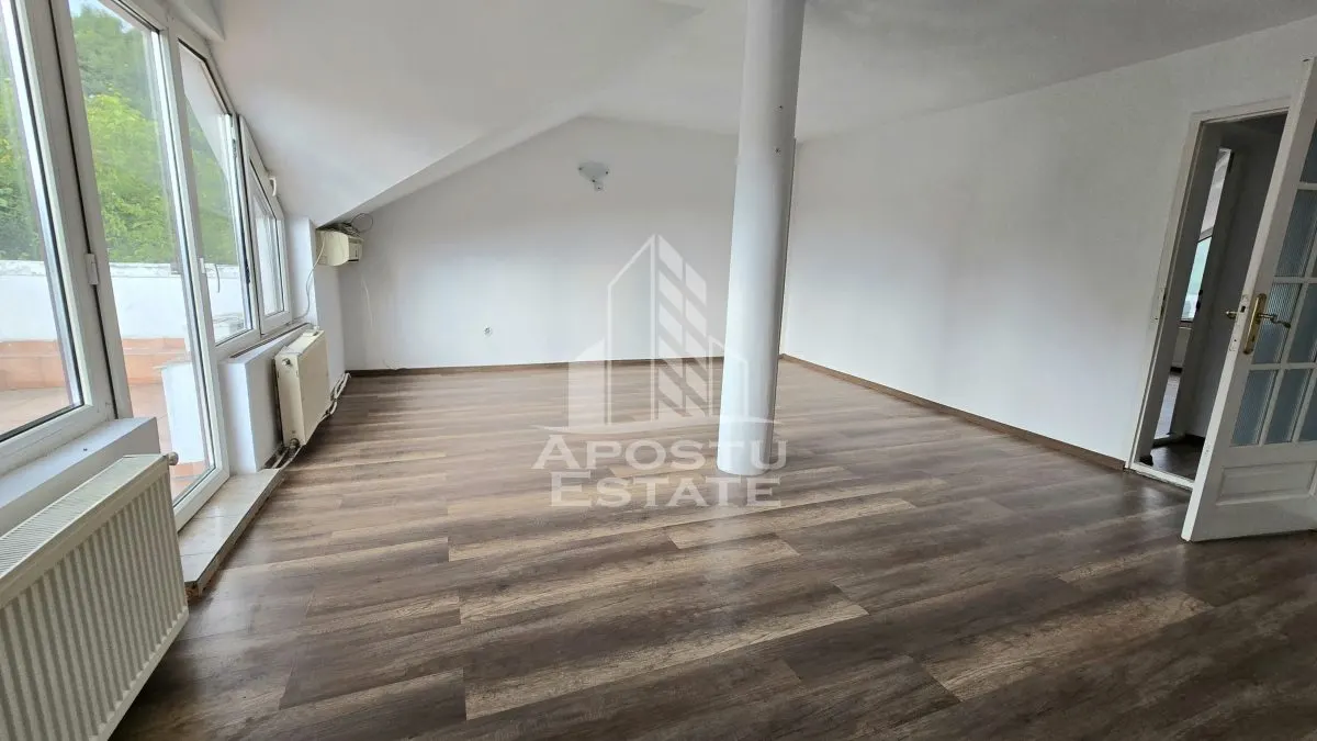 Duplex cu 5 camere si 3 bai, centrala proprie, zona Lipovei - foto 3