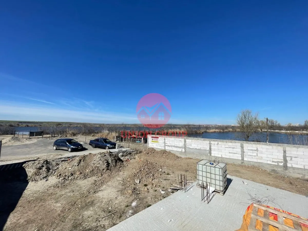 Teren Intravilan 400mp cu Casa Inceputa Navodari langa Lacul Tasaul - foto 1