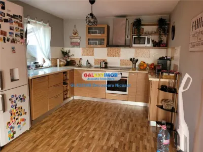 Casa, Str. Rachitei , 4 dormitoare si 1 living, 700 euro - foto 2