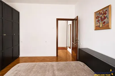 Resedinta luminoasa,farmec autentic,etaj 1, intimitate, acces facil, Piata Unirii.Centrul Istoric - foto 12