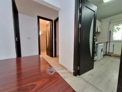 Apartament 2 camere, Cug la bd, etaj 2, baie cu geam, mobilat, vedere dubla 60 mp, liber - Iasi