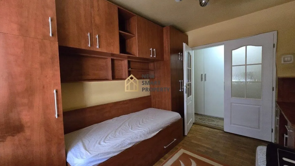 De vanzare apartament 3 camere, etaj 1, Rogerius - foto 7