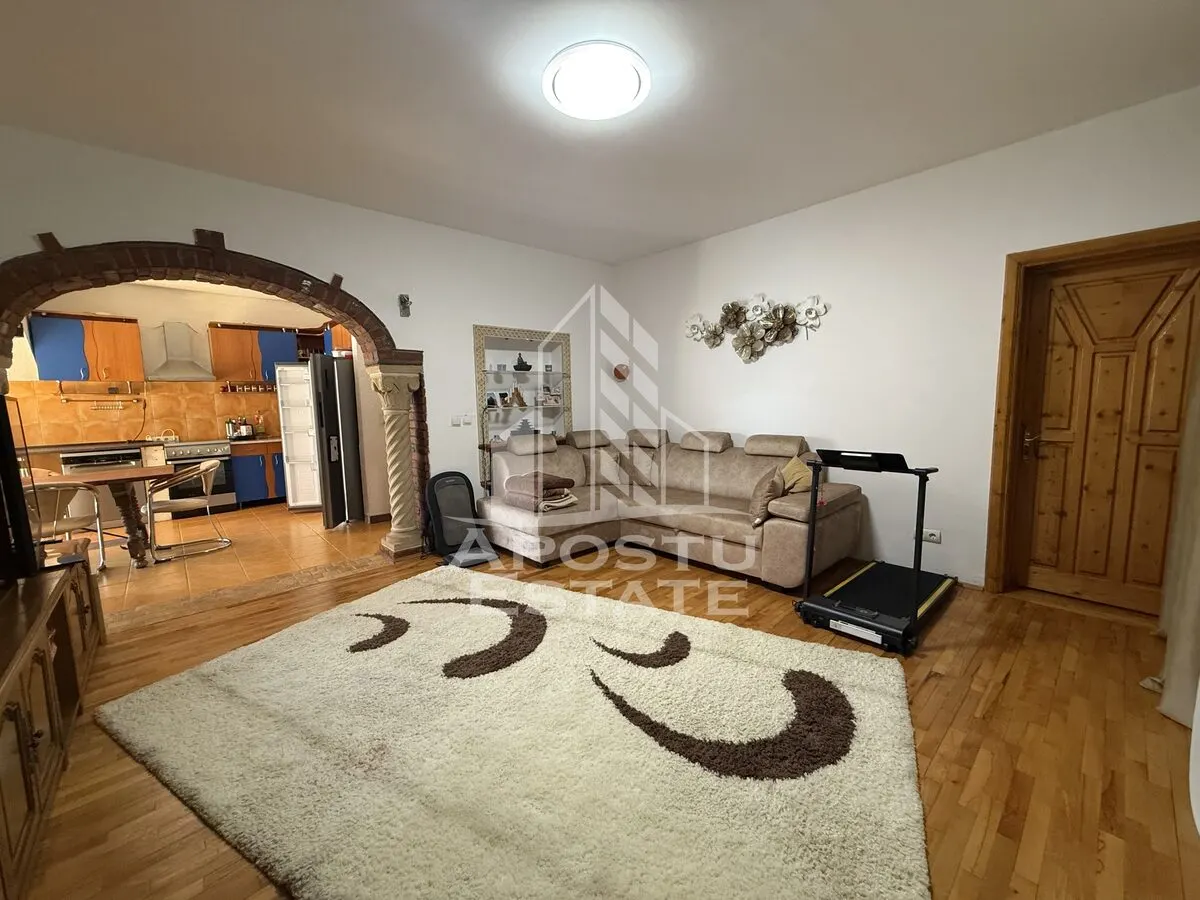 Casa individuala de vanzare cu proiect de extindere, zona Lunei - foto 2