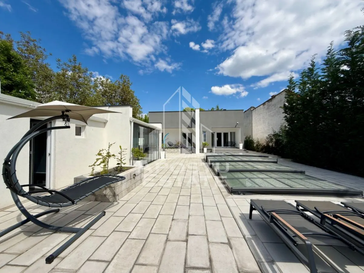 Casa individuala de lux, cu piscina, de vanzare, zona Lunei Timisoara - foto 1