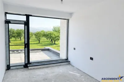 Vila impozanta, aspect deosebit, configuratie tip duplex, view, Brasov - foto 2