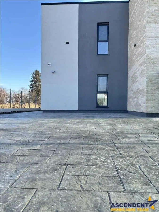 Vila impozanta, aspect deosebit, configuratie tip duplex, view, Brasov - foto 7