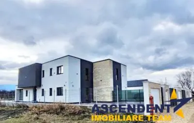 Vila impozanta, aspect deosebit, configuratie tip duplex, view, Brasov - foto 13