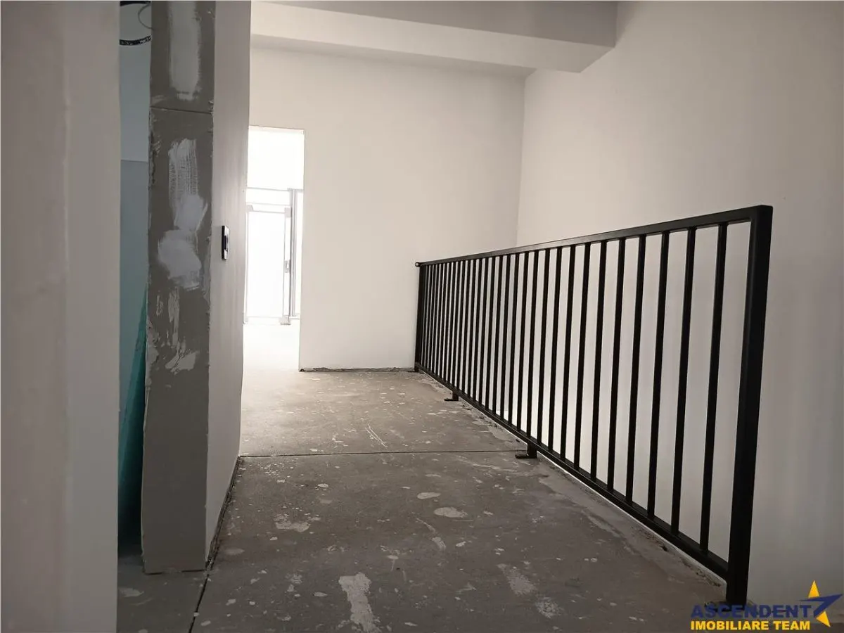 Vila impozanta, aspect deosebit, configuratie tip duplex, view, Brasov - foto 6