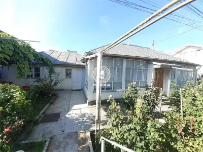 Vila  de vanzare  Tatarasi, - Iasi
