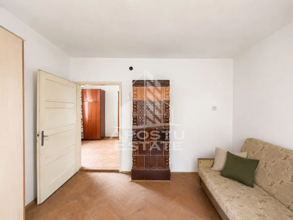 Casa 2 camere individuala de vanzare in Carani | Toate utilitatile | - foto 2