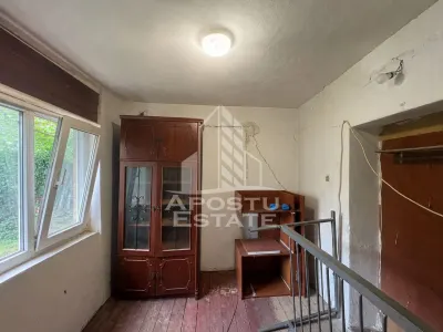 Casa 2 camere individuala de vanzare in Carani | Toate utilitatile | - foto 3