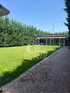 Cladire cu 4 apartamente si sala de evenimente ptr 60 persoane - foto 2