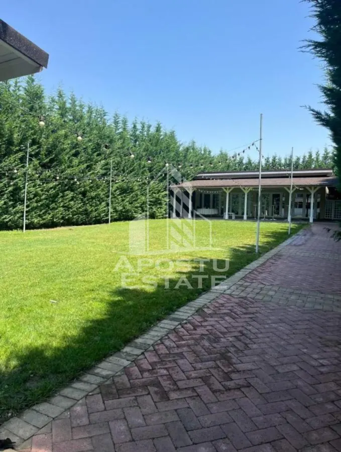 Cladire cu 4 apartamente si sala de evenimente ptr 60 persoane - foto 2