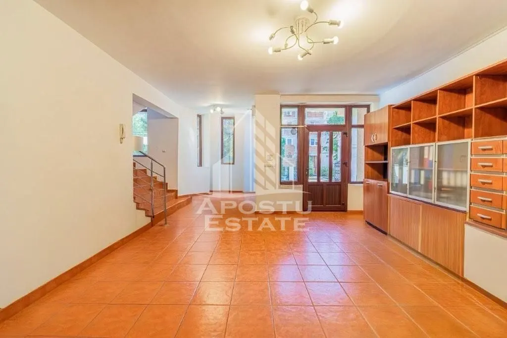 DE VANZARE Casa individuala cu pozitie si vizibilitate - foto 12