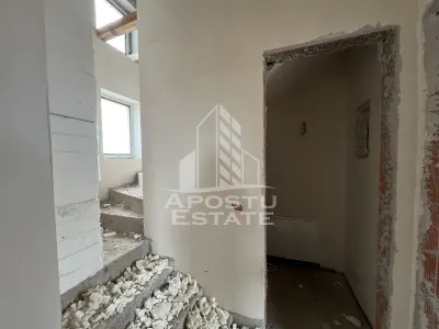 DE VANZARE casa alipita in Covaci cu curte mare - foto 2
