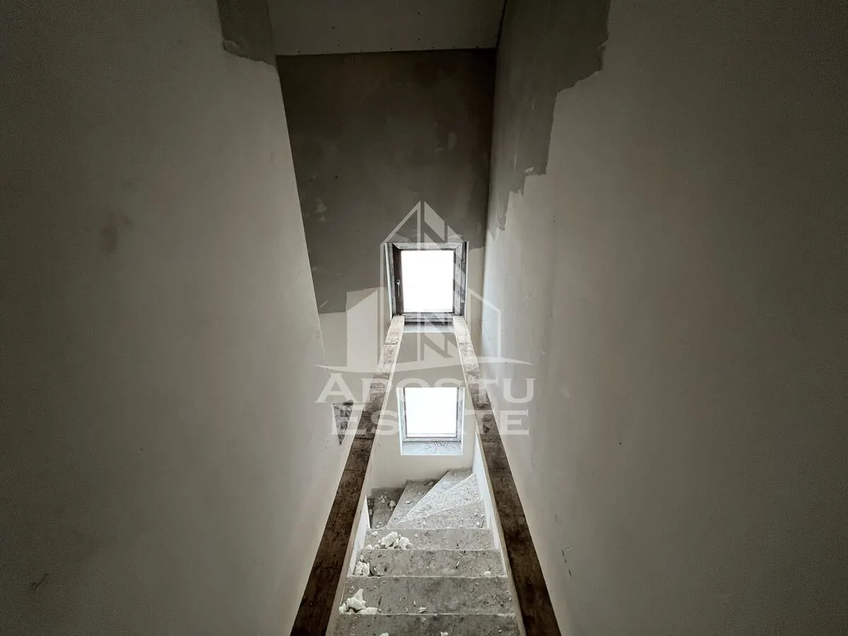 DE VANZARE casa alipita in Covaci cu curte mare - foto 17