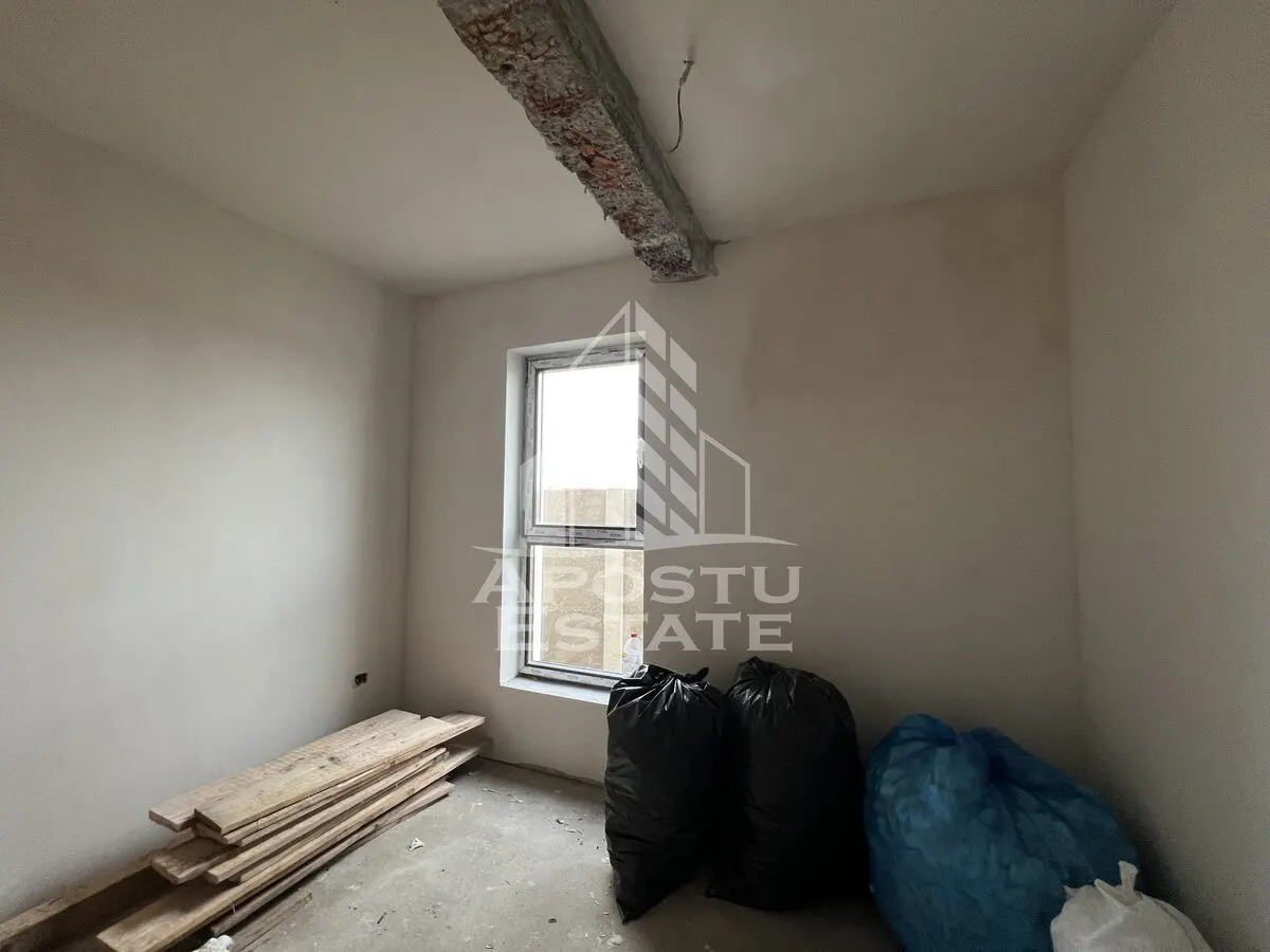 DE VANZARE casa alipita in Covaci cu curte mare - foto 5