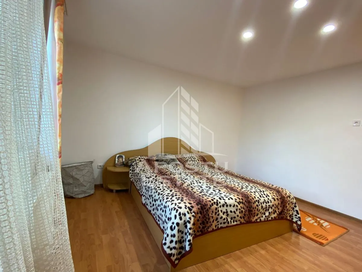 Casa P+1 cu 2 apartamente - pozitie excelenta pe Aleea Ghirodei - foto 16