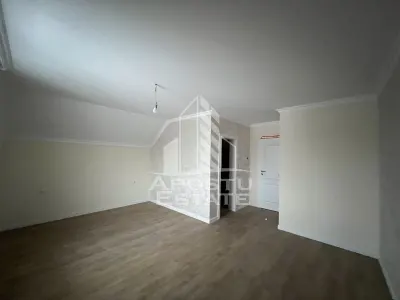 DUPLEX DE VANZARE cu suprafata foarte generoasa in Giarmata Mare - foto 15