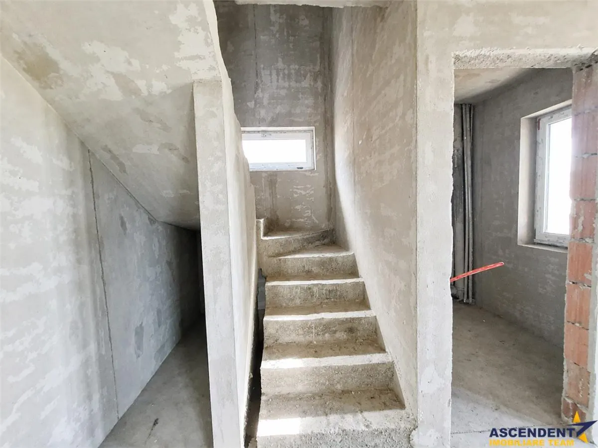 Resedinta noua Sanpetruâ€“Bod, pe 500 mp, eficienta energetica, panouri solare, tripan Q Fort - foto 3