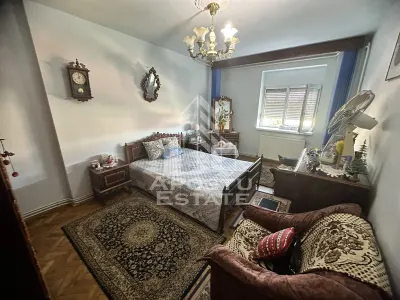 Apartament de vanzare cu 3 camere, 2 bai, 76mp, zona Spitalul Judetean - Timisoara