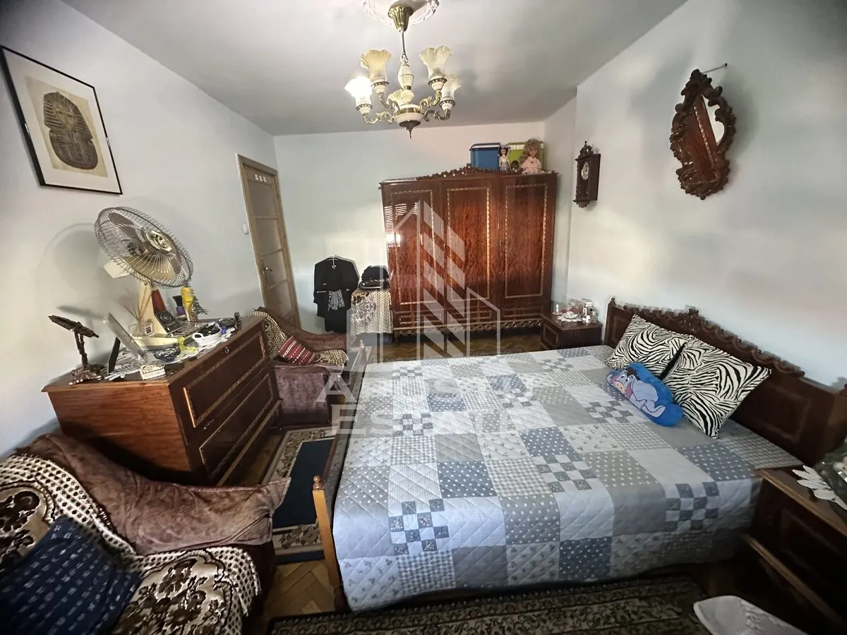 Apartament de vanzare cu 3 camere, 2 bai, 76mp, zona Spitalul Judetean - foto 2