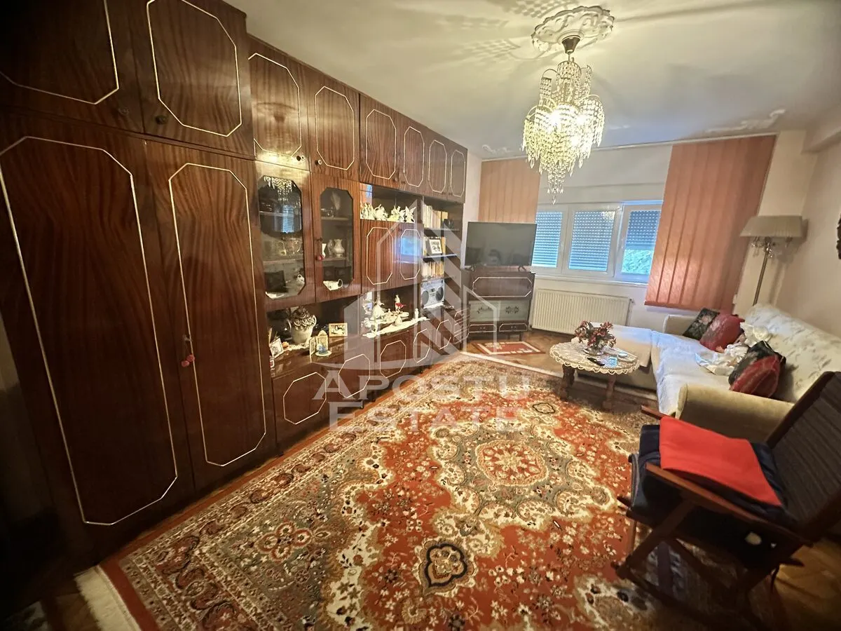 Apartament de vanzare cu 3 camere, 2 bai, 76mp, zona Spitalul Judetean - foto 4