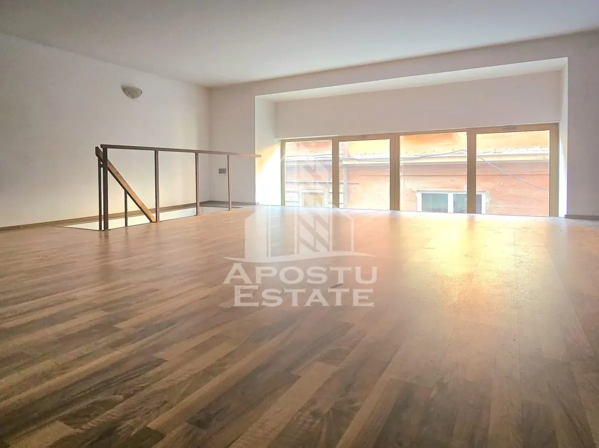 Spatiul comercial central - foto 8