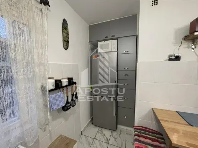 Apartament 2 camere, proaspat renovat, zona Micalaca - foto 3