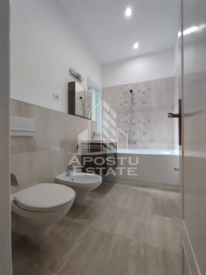 Apartament cu 5 camere 170 mp,  zona Ultracentrala - foto 17