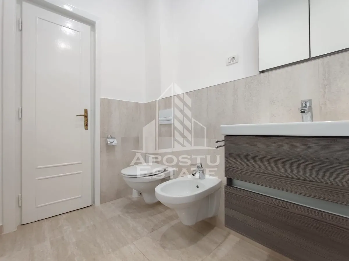 Apartament cu 5 camere 170 mp,  zona Ultracentrala - foto 18