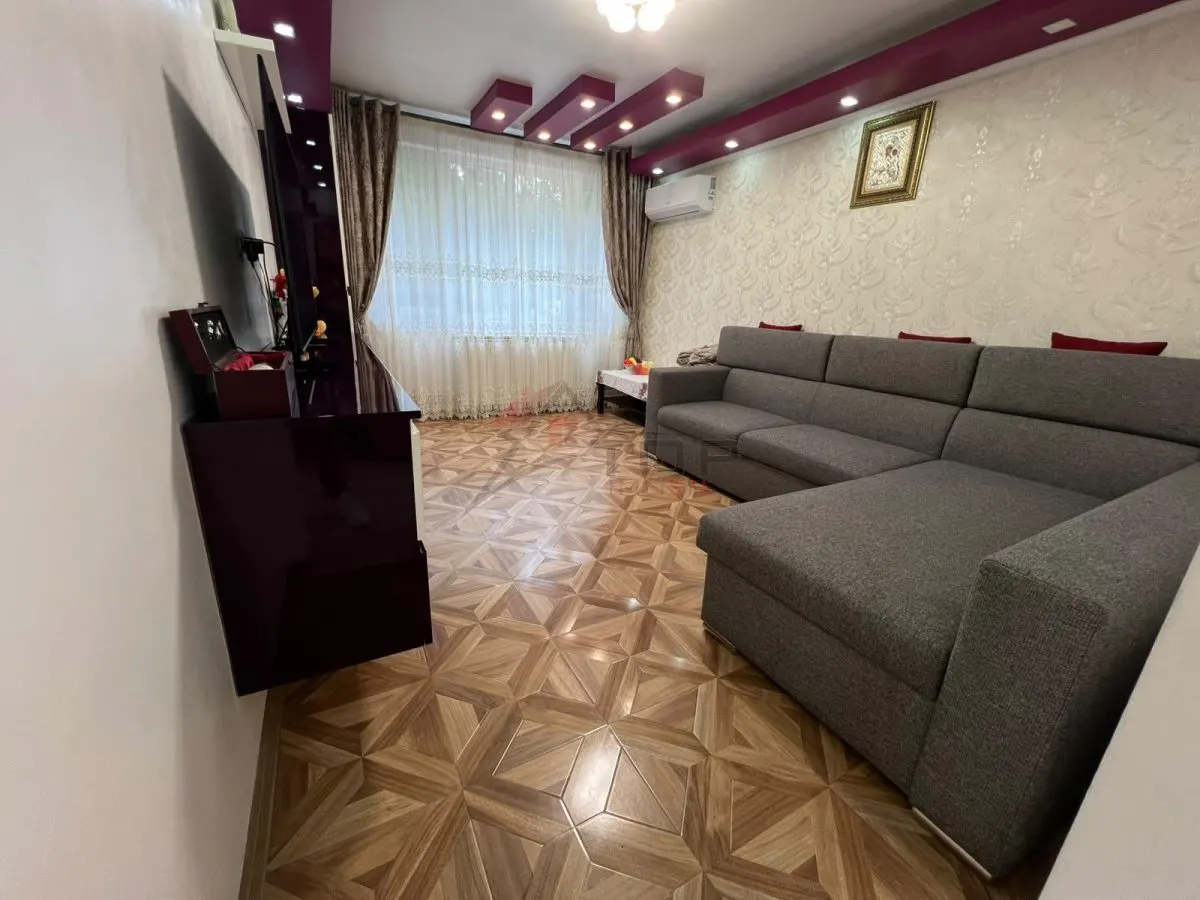 Apartament 2 camere Podu Ros - Decomandat - foto 1