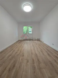 Vanzare apartament 3 camere decomandat 2 bai - renovat complet - Iasi
