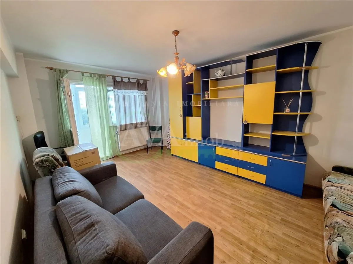 Apartament 3 camere decomandate, 2 bai, etajul 3 , zona Nord - foto 1