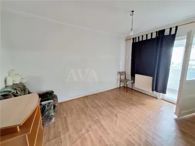 Apartament 3 camere decomandate, 2 bai, etajul 3 , zona Nord - foto 3